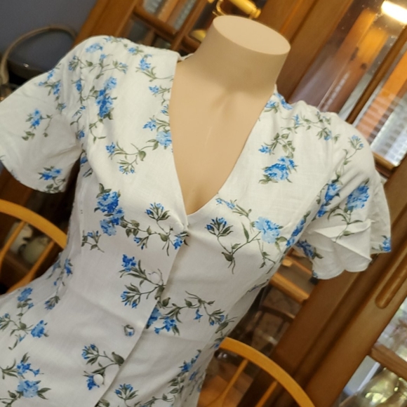 Gorgeous Lined Floral Linen Dress - Picture 6 of 12